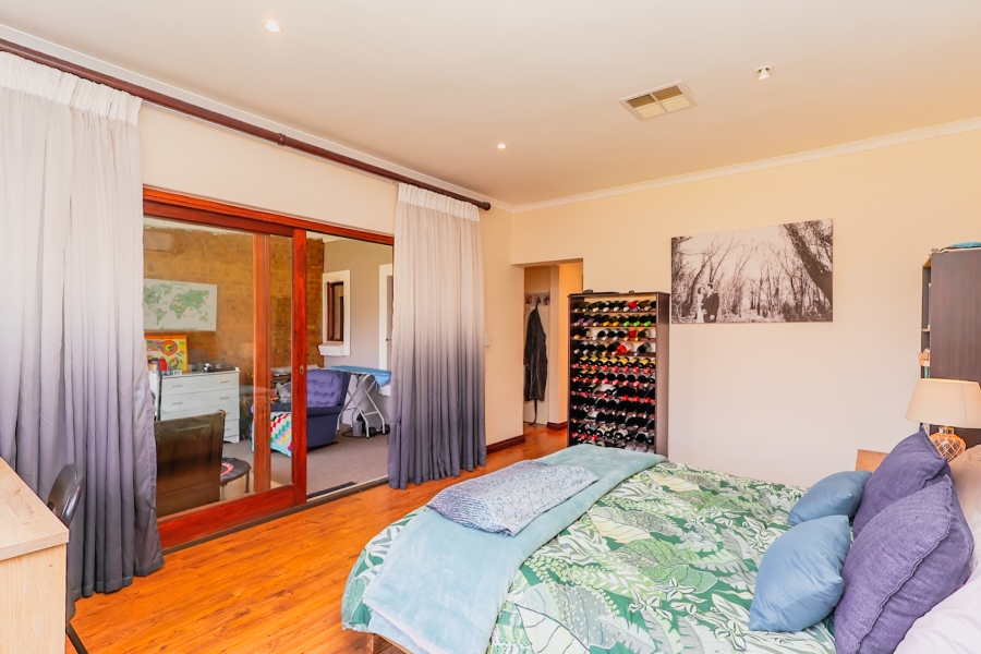 4 Bedroom Property for Sale in The Coves North West